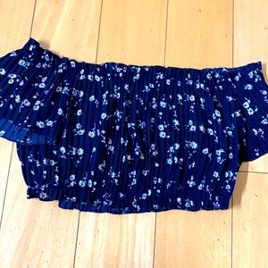 Off shoulder floral cropped top